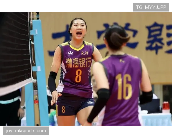 我晕，袁心玥的下班照比我新房还讲排场，完全分不清谁是明星谁是邻居