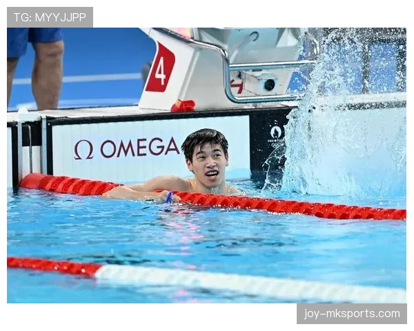 潘展乐竟然比赛结束后还在餐厅开豪宴，这届球员真是日常全靠炫富！