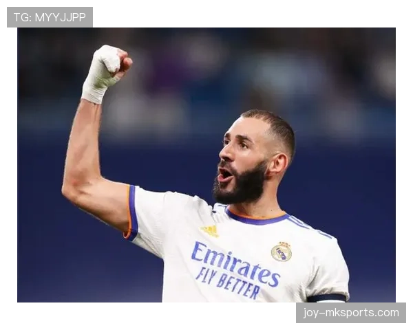 本泽马与哈兰德：前腰型中锋与终结型射手的战术角色分野