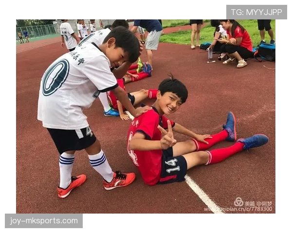 规则拆解型：一场足球赛到底能换几人？替补人数规则全解析